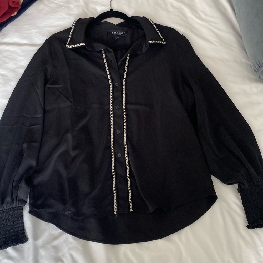 NWOT Embroidered blouse